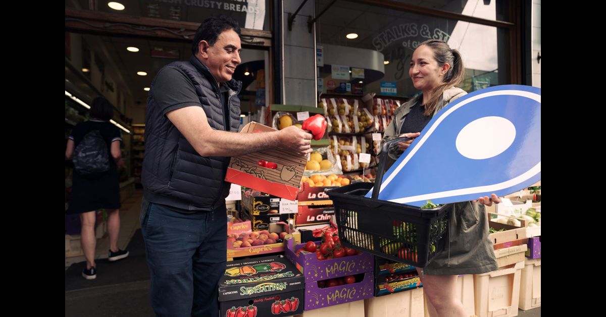 Scotland Loves Local 025 -JS (1) Free first use: Ali Haider (BOTH CORRECT), owner of Stalks and Stems Florist and Greengrocers, left, chats with customer Giuliana Torpiano (BOTH CORRECT). The business, on Pollokshaws Road, Glasgow, is one of several in Shawlands promoting the Scotland Loves Local campaign, encouraging people to choose local and back businesses in their community as part of the national recovery from the Covid-19 pandemic. The campaign is spearheaded by Scotland's Towns Partnership.
Media enquiries to Chris Story on 07375 065 728 / chris@messagematters.co.uk