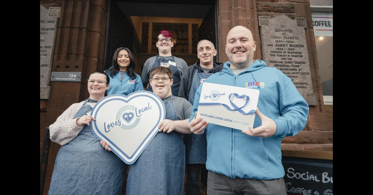 Tom Arthur announces £250,000 of Scottish Government funding for the Scotland Loves Local campaign. Photo by Jamie Simpson/Scotland's Towns Partnership Scotland's Community Wealth Minister, Tom Arthur MSP, today announced a £250,000 investment by the Scottish Government in the Scotland Loves Local Gift Card programme. The announcement was supported by a visit to Social Blend, a cafe run by the social enterprise Include Me Too in Barrhead, East Renfrewshire. Friday March 24th 2023
Picture: Jamie Simpson / Scotland's Towns Partnership